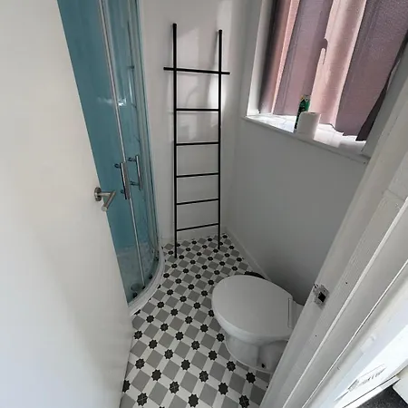Garden Flat 2&parking Apartment Bristol
