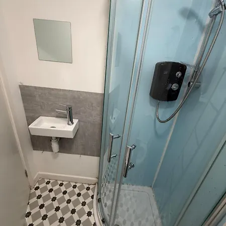 Garden Flat 2&parking Apartment *